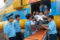 Những chuyến bay nghẹt thở cấp cứu quân dân Trường Sa
