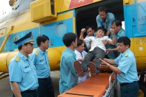 Những chuyến bay nghẹt thở cấp cứu quân dân Trường Sa