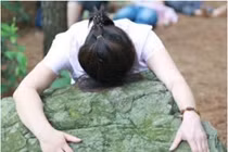 Chồng yếu sinh lý bị vợ sát hại dã man, trộn xác chó phi tang