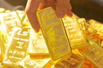 Giảm ngay phiên đầu tuần, vàng trong nước vẫn cao chót vót