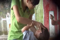 Bảo mẫu và “quan phụ mẫu“: Ai bạo lực hơn ai?