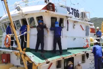 Cận cảnh sửa chữa tàu kiểm ngư VN bị tàu TQ đâm hỏng