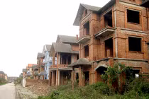 Doanh nghiệp bất động sản đua nhau "chết lâm sàng"