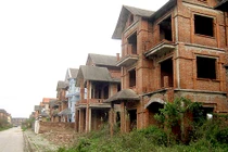 Doanh nghiệp bất động sản đua nhau "chết lâm sàng"