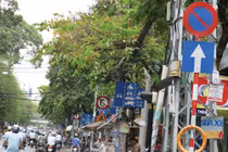 Tận mục những biển báo giao thông “lăng nhăng”, vô lý