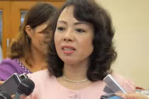 Cứ gặp scandal y tế, Bộ trưởng Kim Tiến lại né...?
