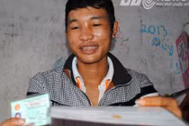 Hào Anh đuổi mẹ ra đường do bị bạn gái xúi giục?