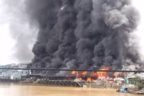 Cháy chợ lớn ở Tiền Giang