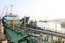 Vạch trần chiêu buôn lậu xăng dầu của vợ chồng Sơn "sắt"