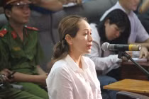 Bảo mẫu hành hạ trẻ: 3 năm tù