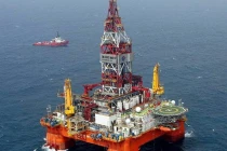 Giàn khoan Hải Dương 981 đã cắm mũi khoan xuống biển