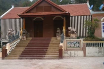 Soi trang trại bí thư huyện có 12 con dê “lạc” vào