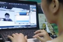 Quý bà lắm tiền ăn quả đắng vì... hám tình trai trẻ