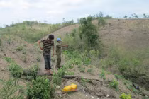 Cha rượu chè, hãm hiếp con gần chết