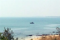 Tàu tuần tiễu canh giấc cho Tướng Giáp