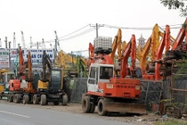 Tận mục “rừng” xe hết đát ven xa lộ Hà Nội