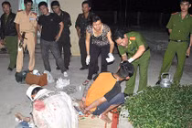 Ảnh hàng trăm cảnh sát vây bắt nhóm giang hồ cộm cán Bình Dương