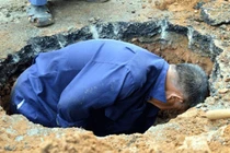 TP HCM bất ngờ xuất hiện hố tử thần “khủng” trên đường phố