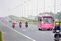 Xe đi như đường làng trên đại lộ 7.500 tỷ của HN