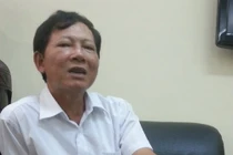 Giám đốc "công ích" lấy đâu nhiều tiền chơi golf?