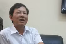 Giám đốc "công ích" lấy đâu nhiều tiền chơi golf?