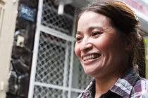 Chị ve chai làm gì khi nhận lại 5 triệu yên?