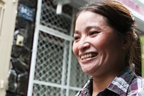 Chị ve chai làm gì khi nhận lại 5 triệu yên?