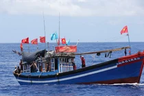 Hình ảnh ngư dân ngư trường Hoàng Sa kiên cường bám biển