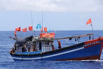 Hình ảnh ngư dân ngư trường Hoàng Sa kiên cường bám biển