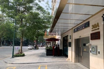 Vỉa hè quận Hoàn Kiếm cho thuê đều là... sảnh khách sạn