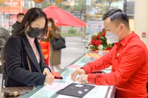 Giá vàng hôm nay 11/3: Mỹ ghi kỷ lục tệ nhất 40 năm, vàng lại tăng vọt