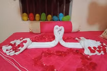 Mẹ chồng trang trí giường cưới cho con, ai cũng “ngớ người”