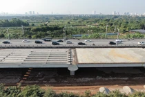 “Lộ diện” cầu Vĩnh Tuy 2 sau đúng 1 năm thi công