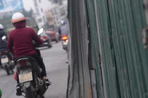 Hãi hùng nhìn “lưỡi rao” chìa ra từ công trường mở rộng đường Âu Cơ