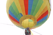 Hàng chục khinh khí cầu rực rỡ lần đầu xuất hiện ở Hà Nội