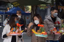 Nam thanh, nữ tú đến Chùa Hà cầu duyên trong ngày lễ Valentine