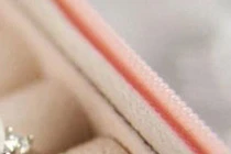 Kiếm hàng chục tỷ đồng nhờ biến sữa mẹ thành trang sức