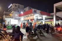 Sáu đợt tăng giá điên cuồng của xăng dầu