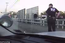 Xem cảnh sát Mỹ tác chiến cứu người nhảy cầu tự tử