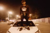 Live stream trên xe cảnh sát, chàng trai nhận cái kết đắng