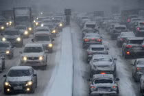 Choáng: 500 vụ tai nạn, kẹt xe tồi tệ trong 1 giờ ở Moscow