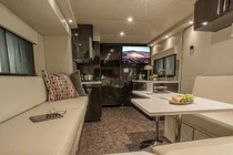 Nội thất cực sang trong xe "bus" CR-1 Carbon 21 tỷ đồng