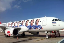 Phát hiện vết dầu loang của máy bay Air Asia mất tích?