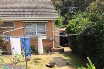 Hố tử thần nuốt chửng người phụ nữ đang phơi quần áo