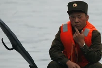Bơi sông vượt biên sang Triều Tiên: Công dân Mỹ bị bắt