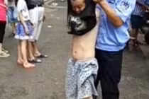 Gã ăn xin “không tay” bị bóc mẽ trên phố gây xôn xao
