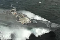 Xem chiến hạm Mỹ rẽ sóng với tốc độ 83km/h