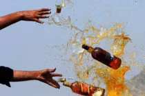 18 người tử vong do uống rượu lậu