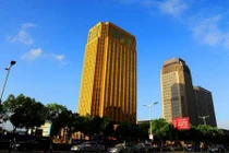 Người dân Trung Quốc hoa mắt vì tòa nhà ánh vàng