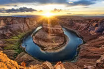 Kết quả 3 năm rình chụp cảnh hoàng hôn khắp thế giới